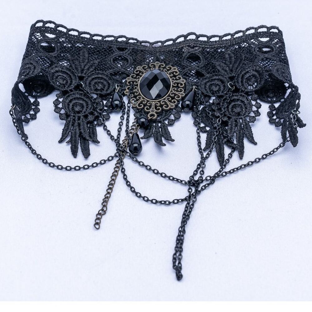 Gothic style Victorian chain and black lace choker necklace - Picture 2 of 4
